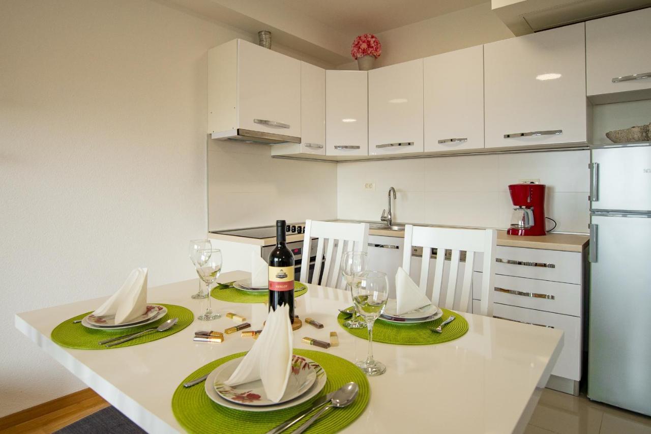 Apartments Mattea Makarska Eksteriør bilde