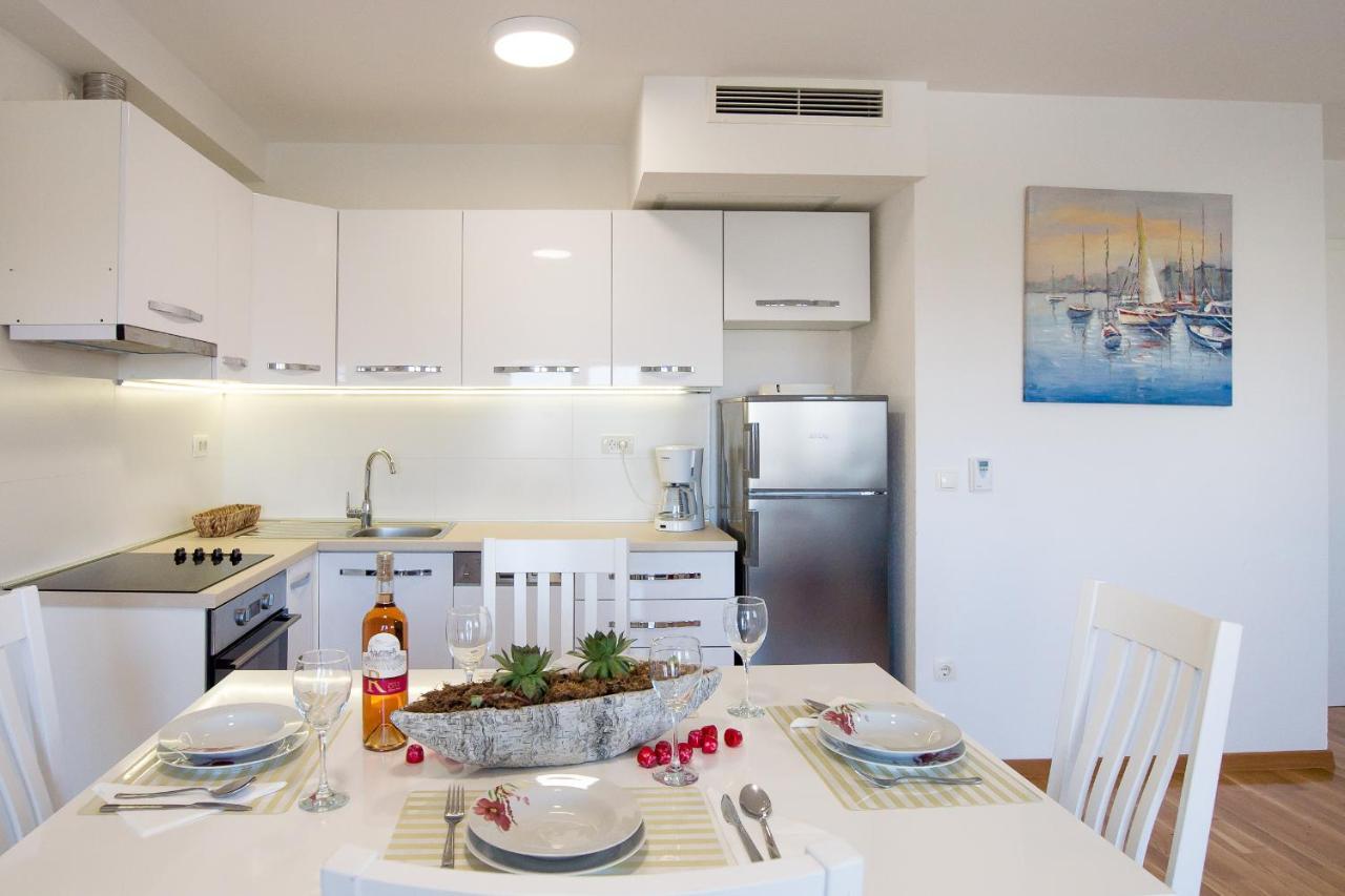 Apartments Mattea Makarska Eksteriør bilde