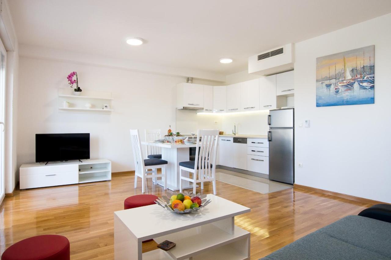 Apartments Mattea Makarska Eksteriør bilde